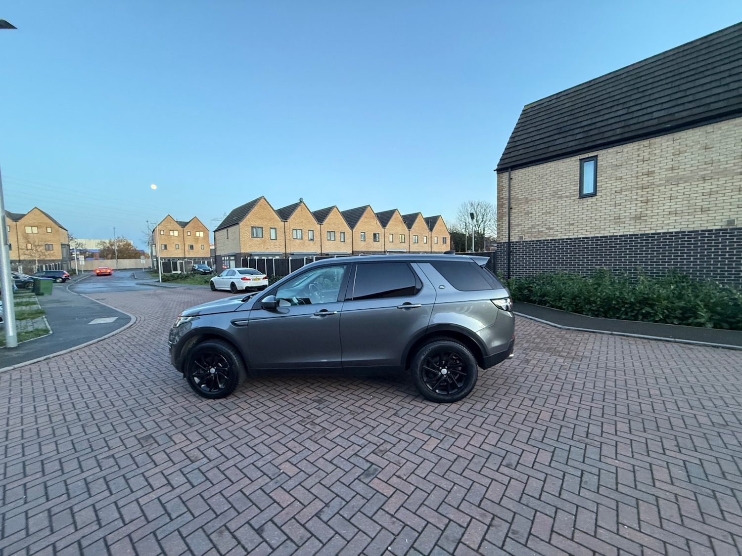 Used Land Rover Discovery Sport 2017 for sale - 76819536: Photo 6
