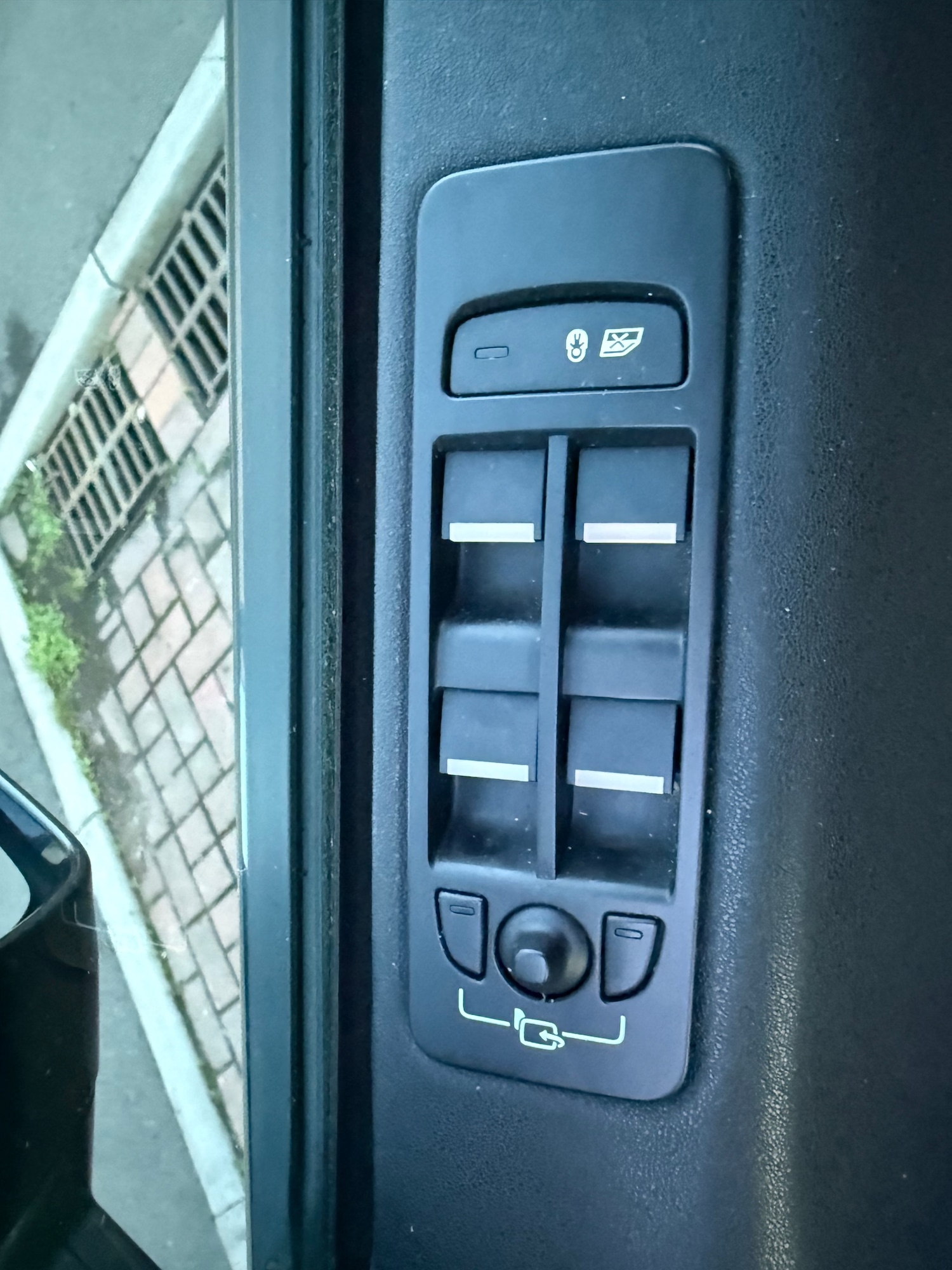 Used Land Rover Discovery Sport 2017 for sale - 77053799: Photo 16