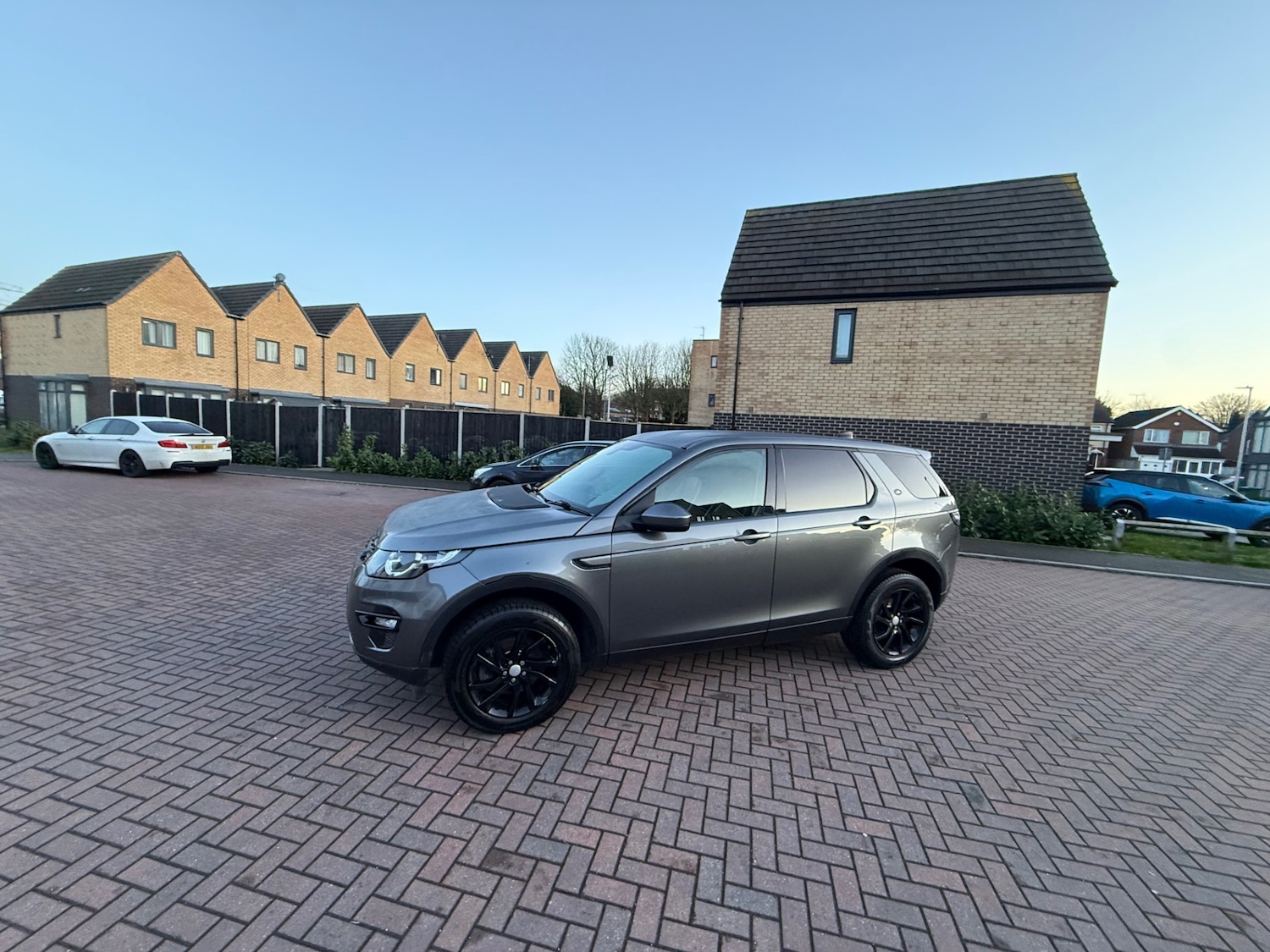 Used Land Rover Discovery Sport 2017 for sale - 77053799: Photo 4