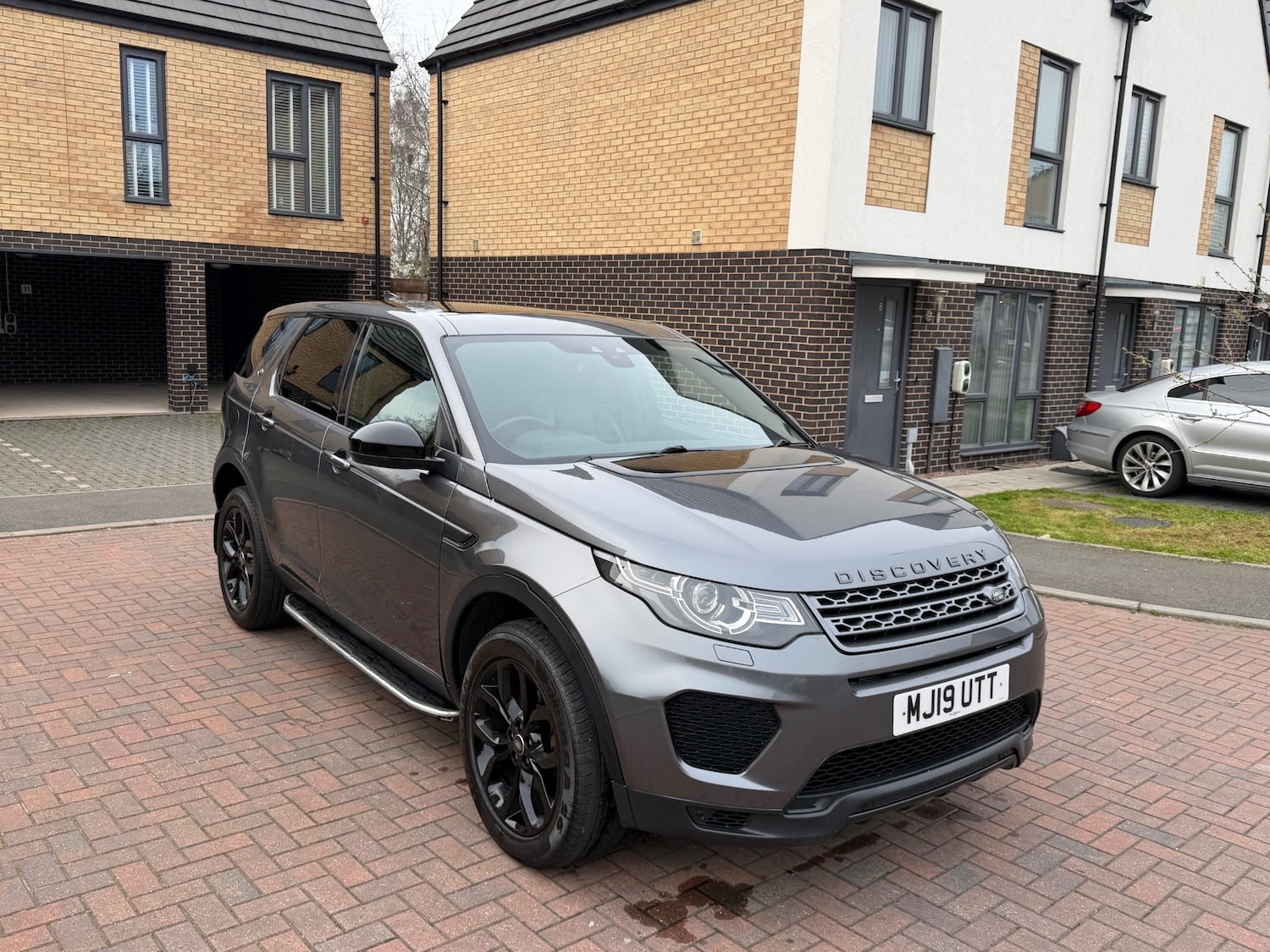 Used Land Rover Discovery Sport 2019 for sale - 77991910: Photo 3