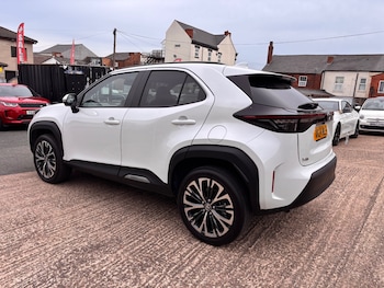 Used Toyota Yaris Cross 2024 for sale - 79137554: Photo