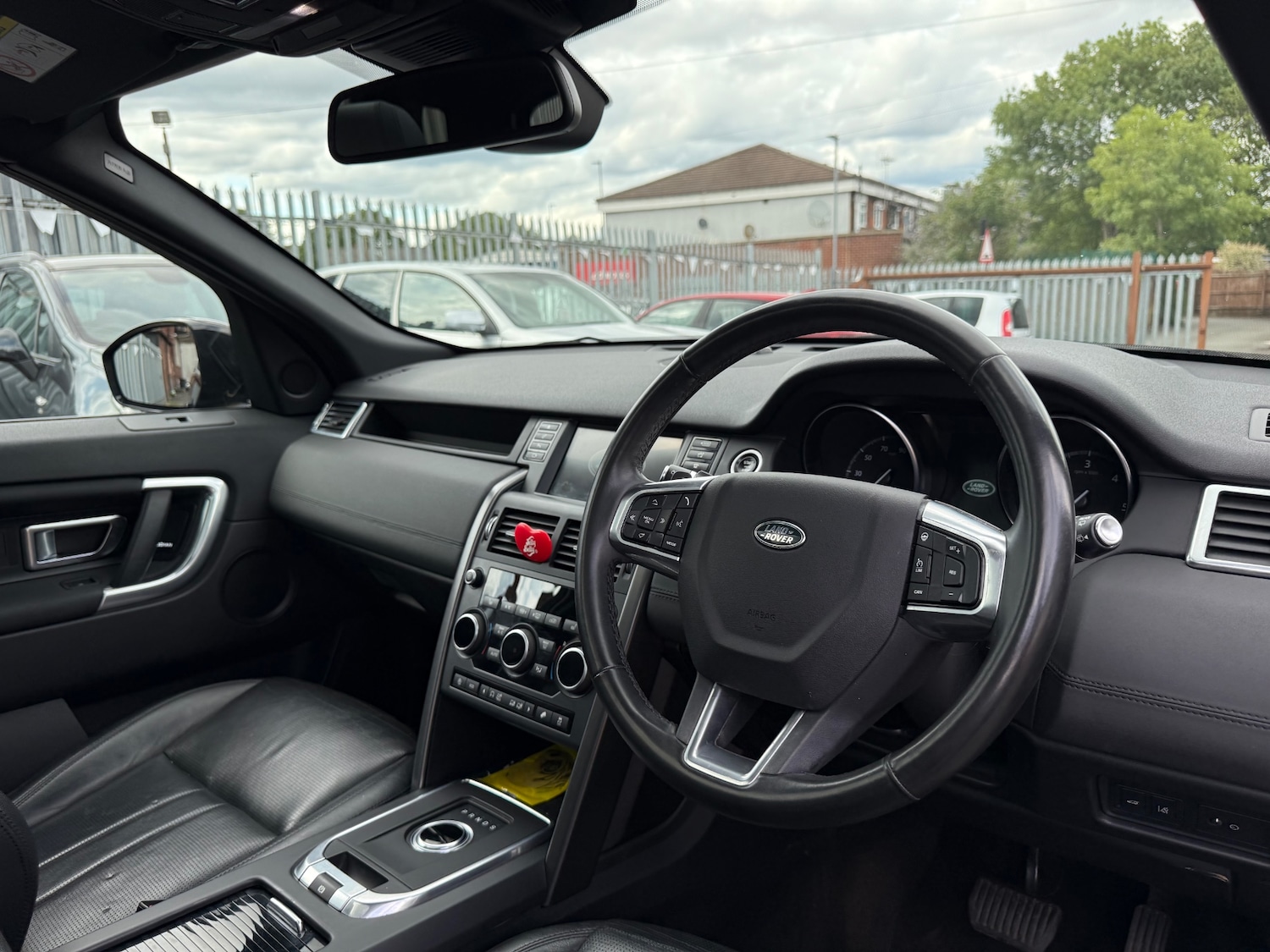 Used Land Rover Discovery Sport 2019 for sale - 76316327: Photo 6