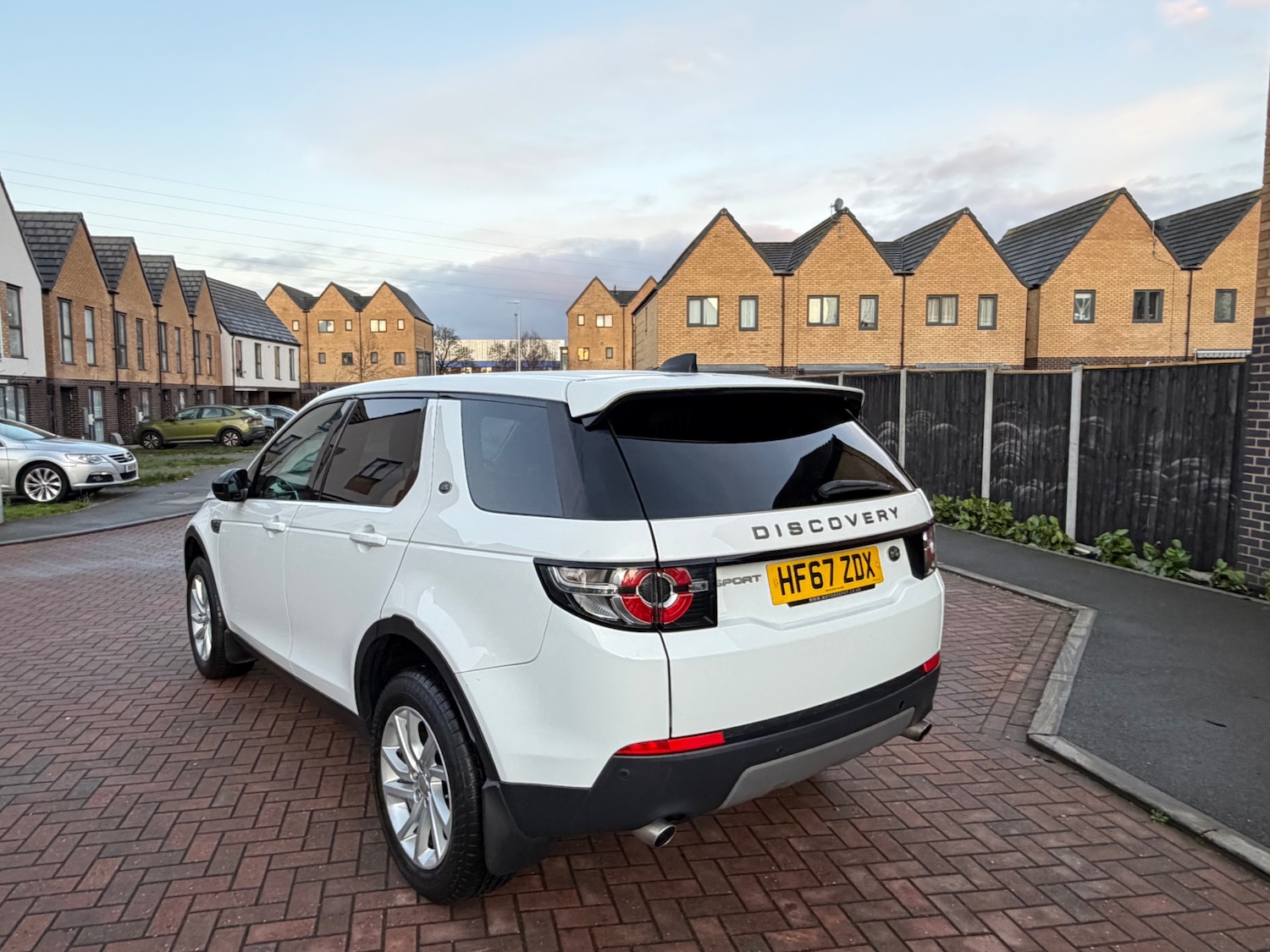 Used Land Rover Discovery Sport 2017 for sale - 77533431: Photo 3