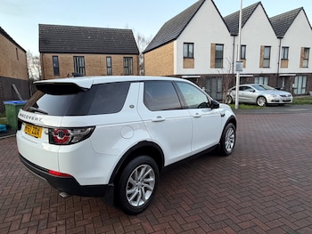 Used Land Rover Discovery Sport 2017 for sale - 77533431: Photo