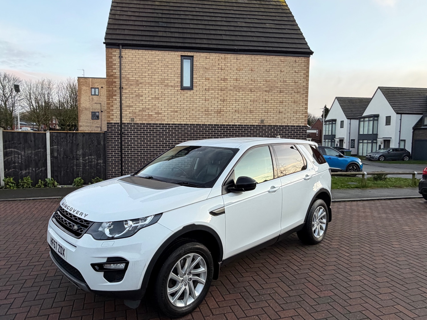 Used Land Rover Discovery Sport 2017 for sale - 77533431: Photo 5