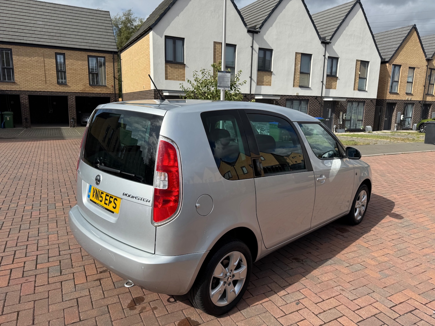Used Skoda Roomster 2015 for sale - 76316358: Photo 2