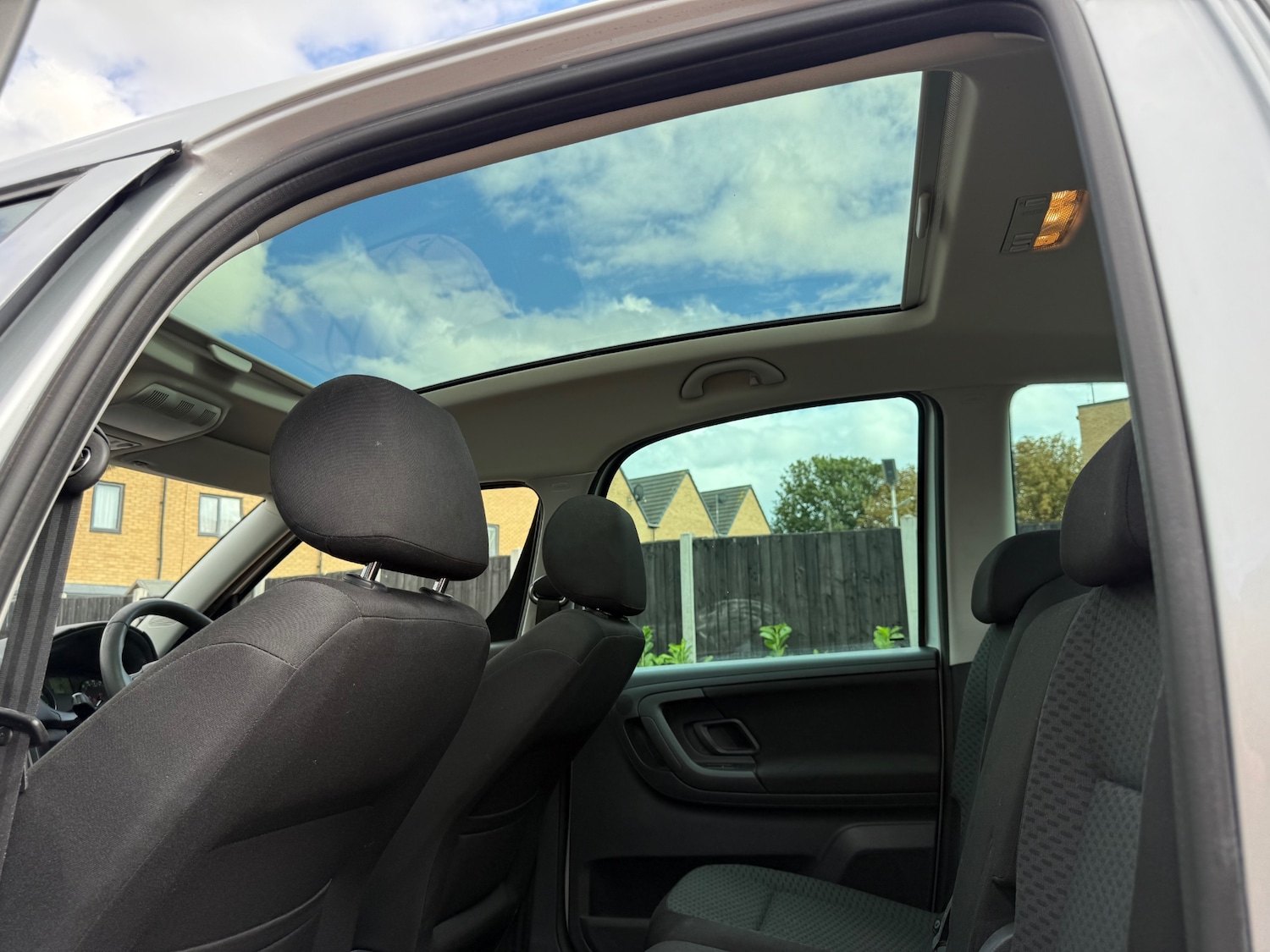 Used Skoda Roomster 2015 for sale - 76316358: Photo 6