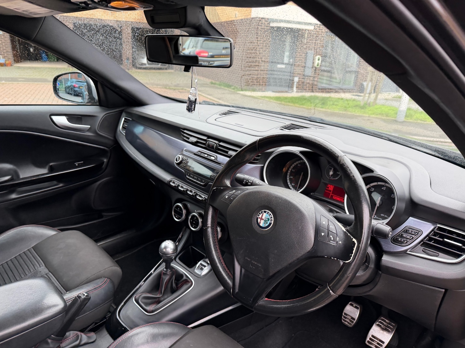 Used Alfa Romeo Giulietta 2011 for sale - 77635286: Photo 8