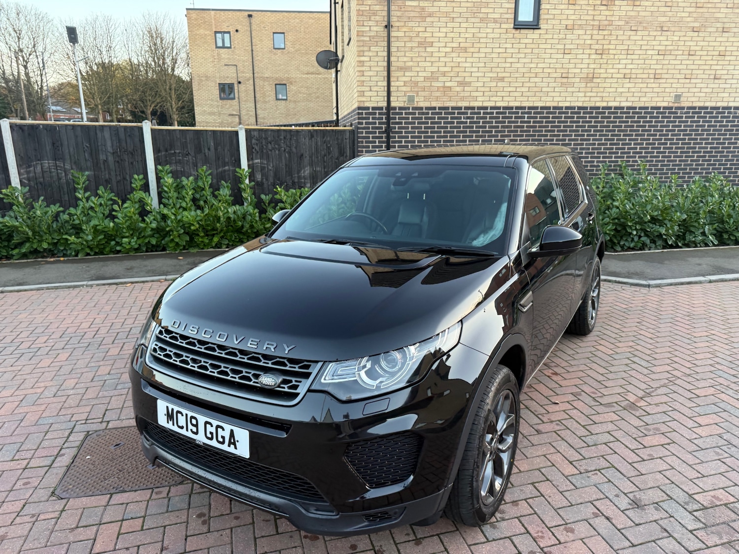 Used Land Rover Discovery Sport 2019 for sale - 76519660: Photo 2