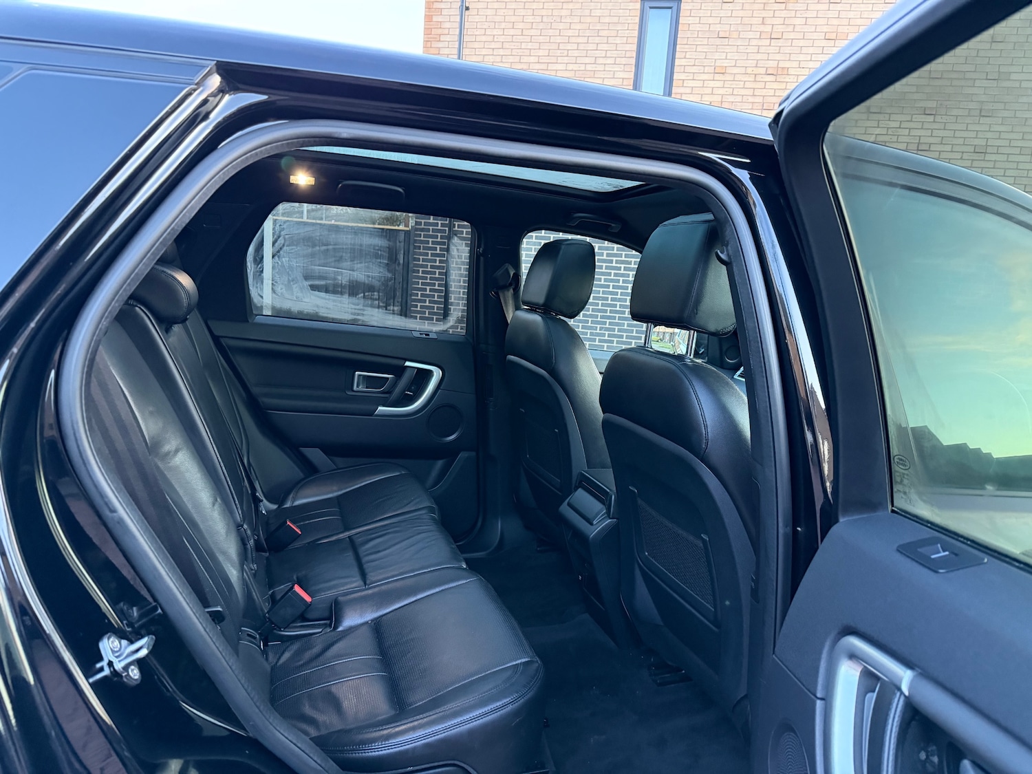 Used Land Rover Discovery Sport 2019 for sale - 77354979: Photo 30