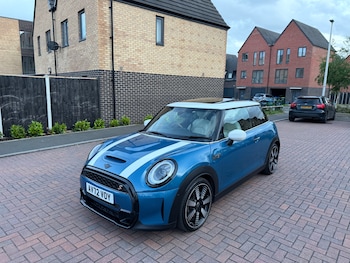 Used MINI Hatch 2023 for sale - 78586800: Photo