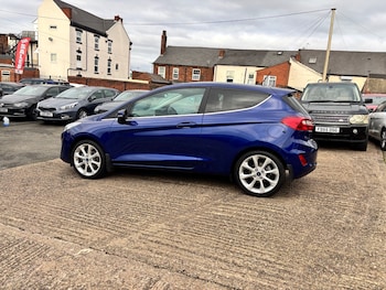Used Ford Fiesta 2017 for sale - 79115593: Photo