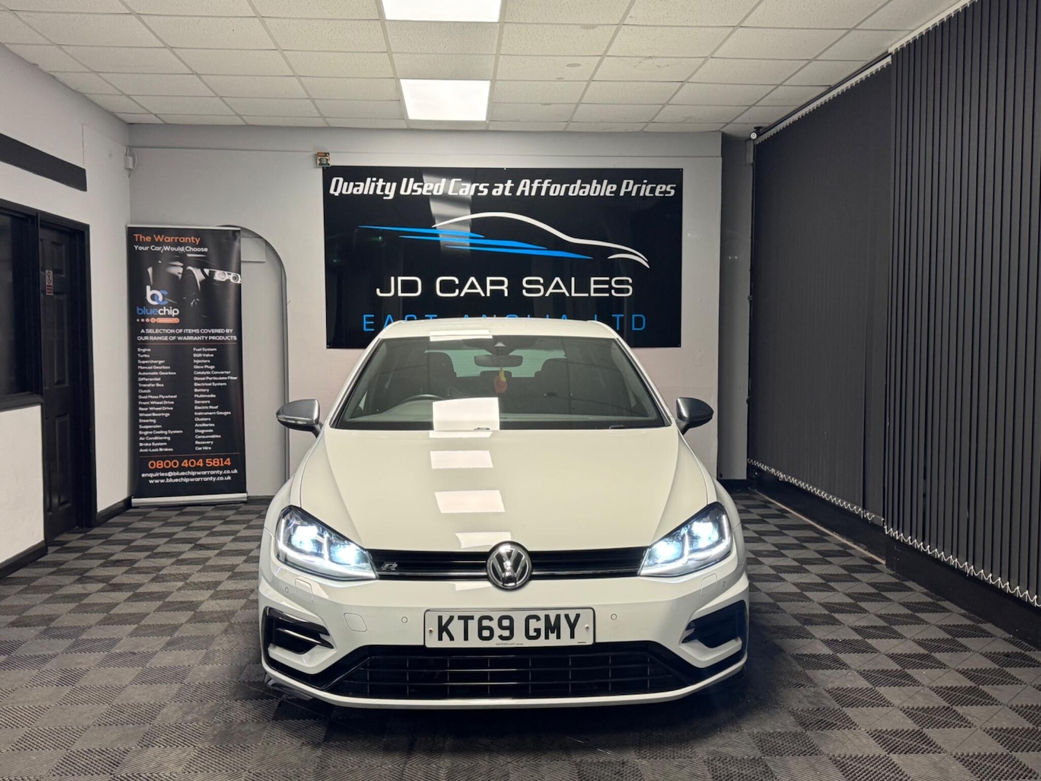 Used Volkswagen Golf 2019 for sale - 76728870: Photo 2