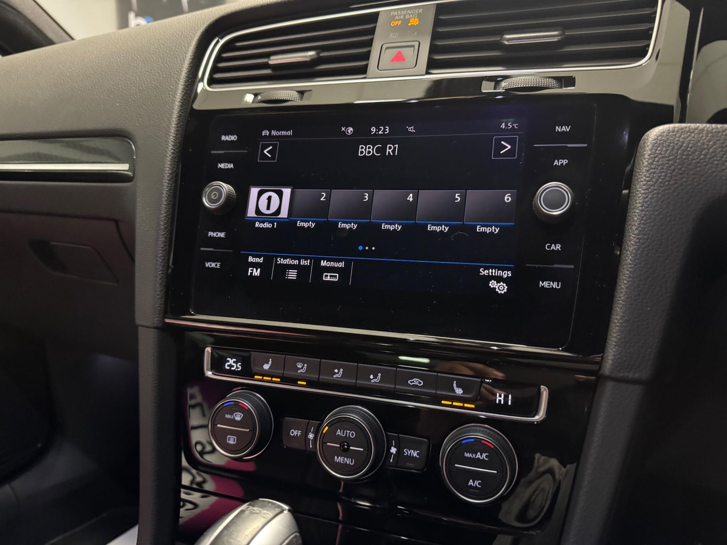 Used Volkswagen Golf 2019 for sale - 76728870: Photo 45