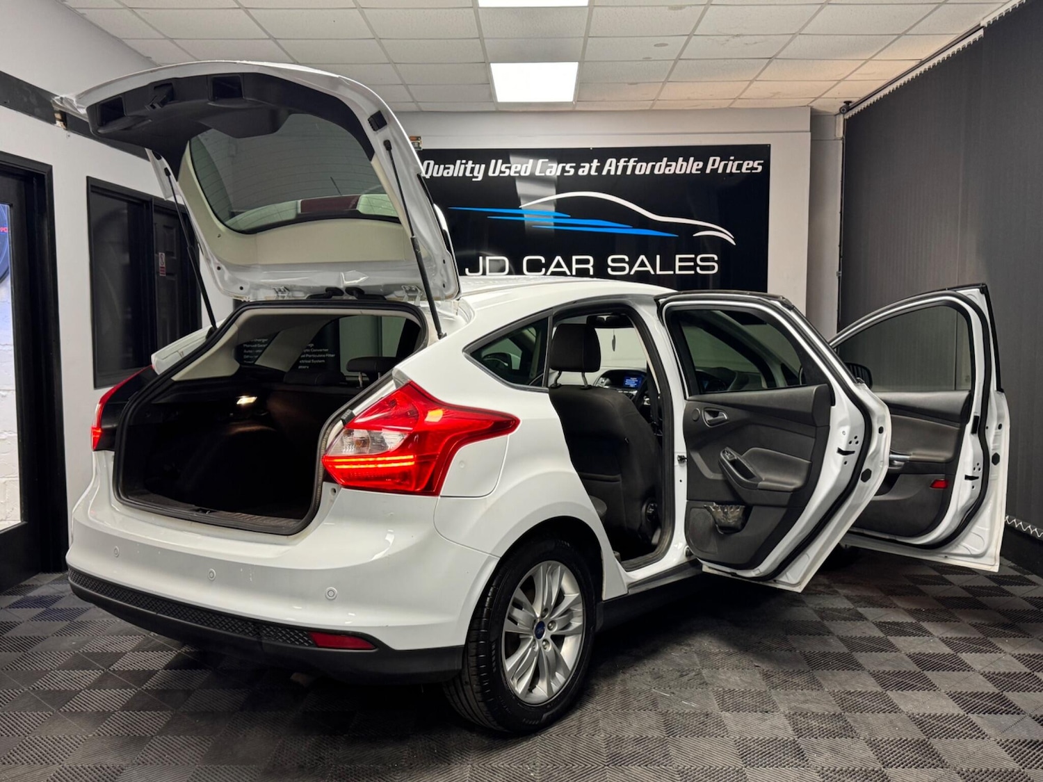 Used Ford Focus for sale - 76727430: Photo 13