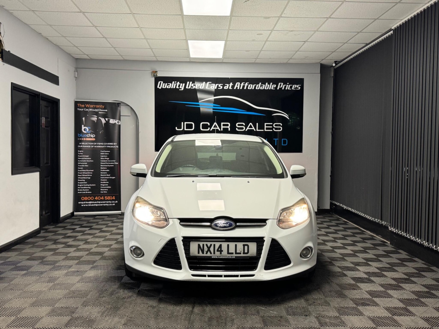 Used Ford Focus for sale - 76727430: Photo 2