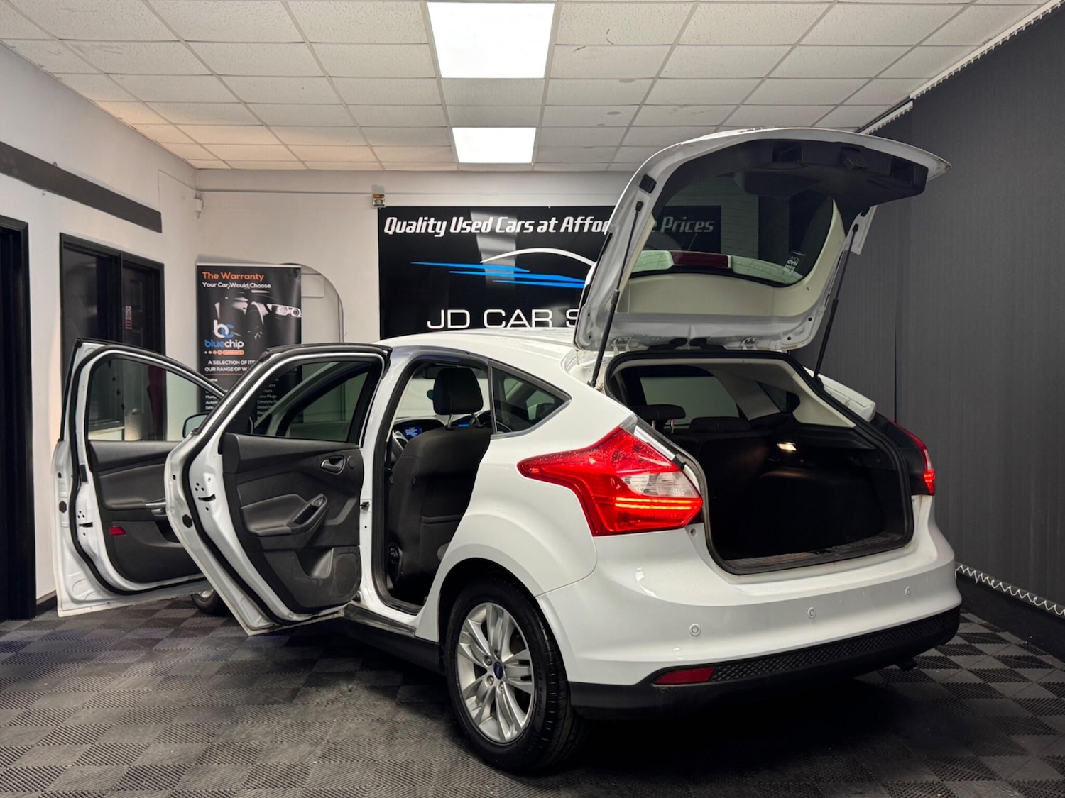 Used Ford Focus for sale - 76727430: Photo 9