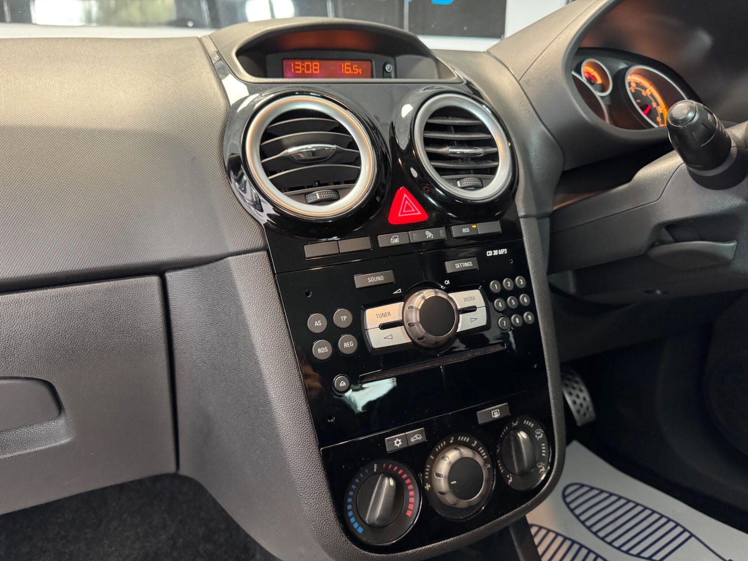 Used Vauxhall Corsa 2014 for sale - 76380807: Photo 25