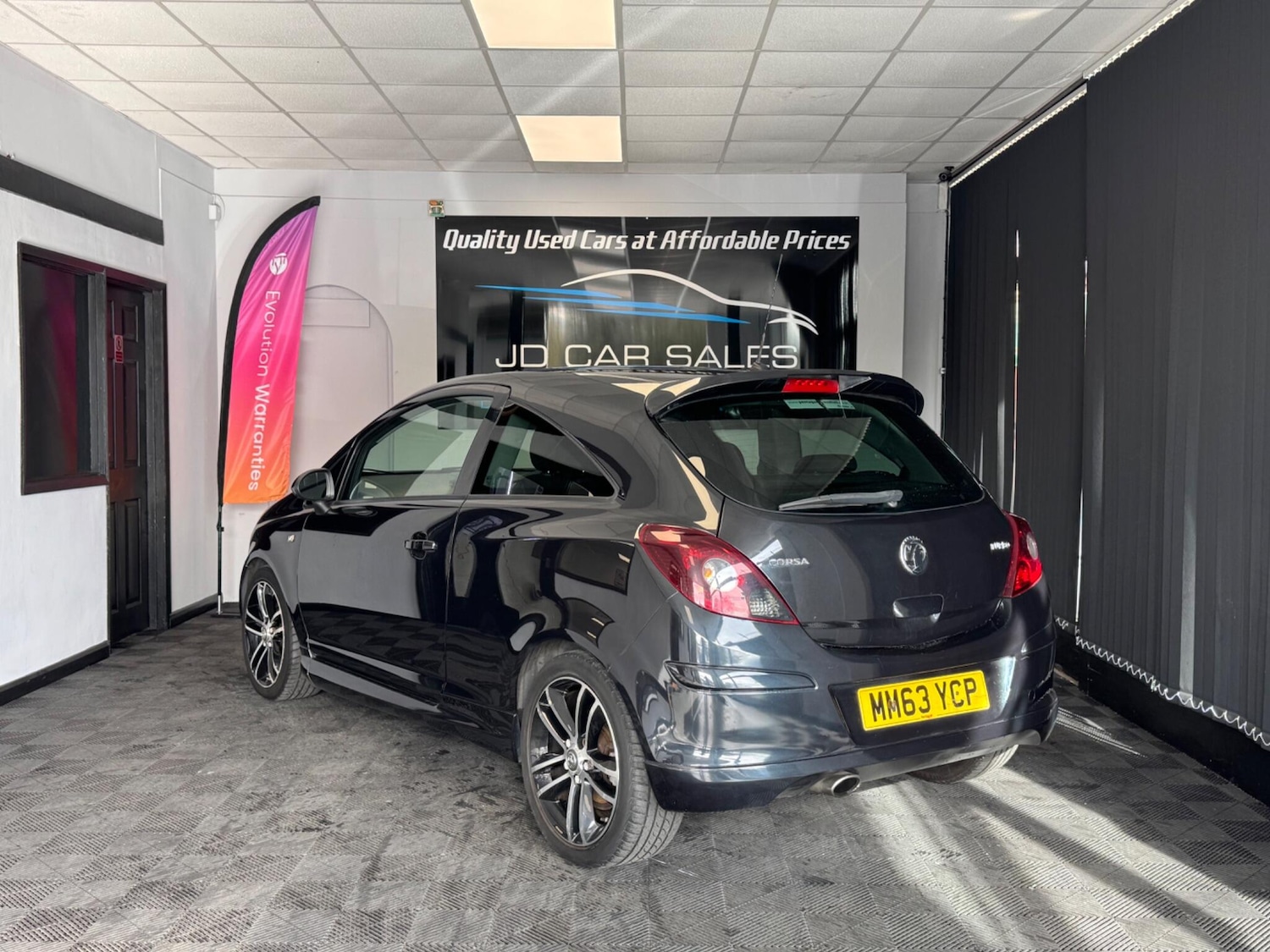 Used Vauxhall Corsa 2014 for sale - 76380807: Photo 3