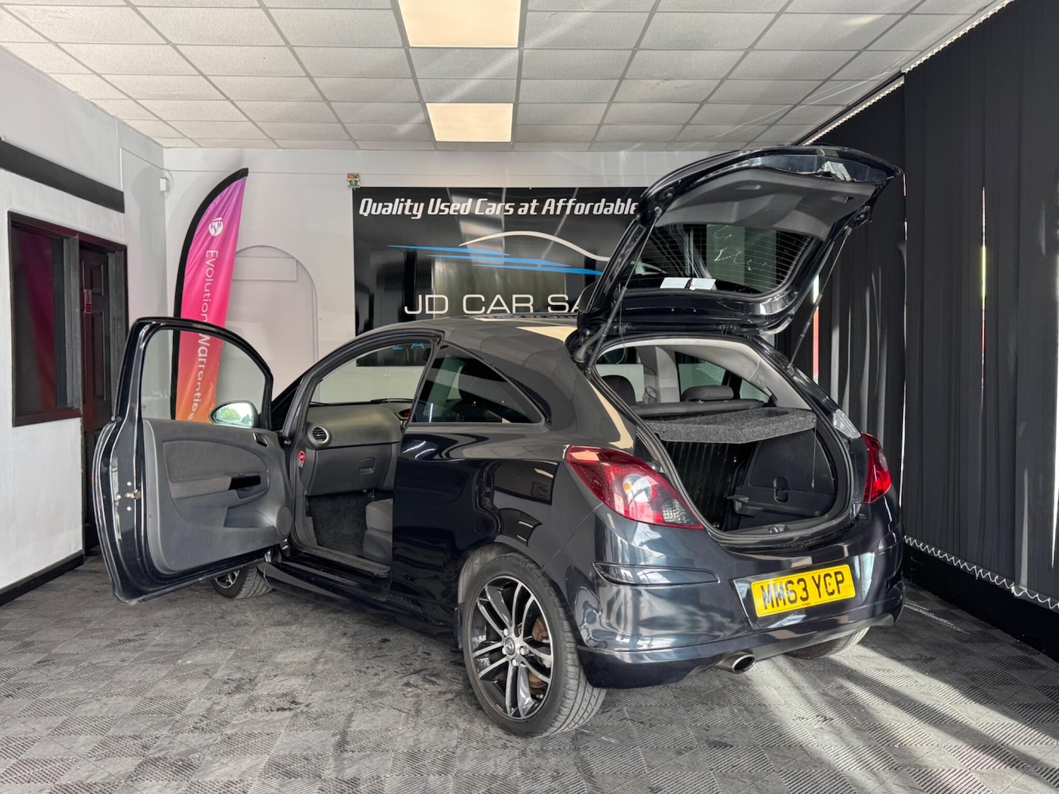 Used Vauxhall Corsa 2014 for sale - 76380807: Photo 9