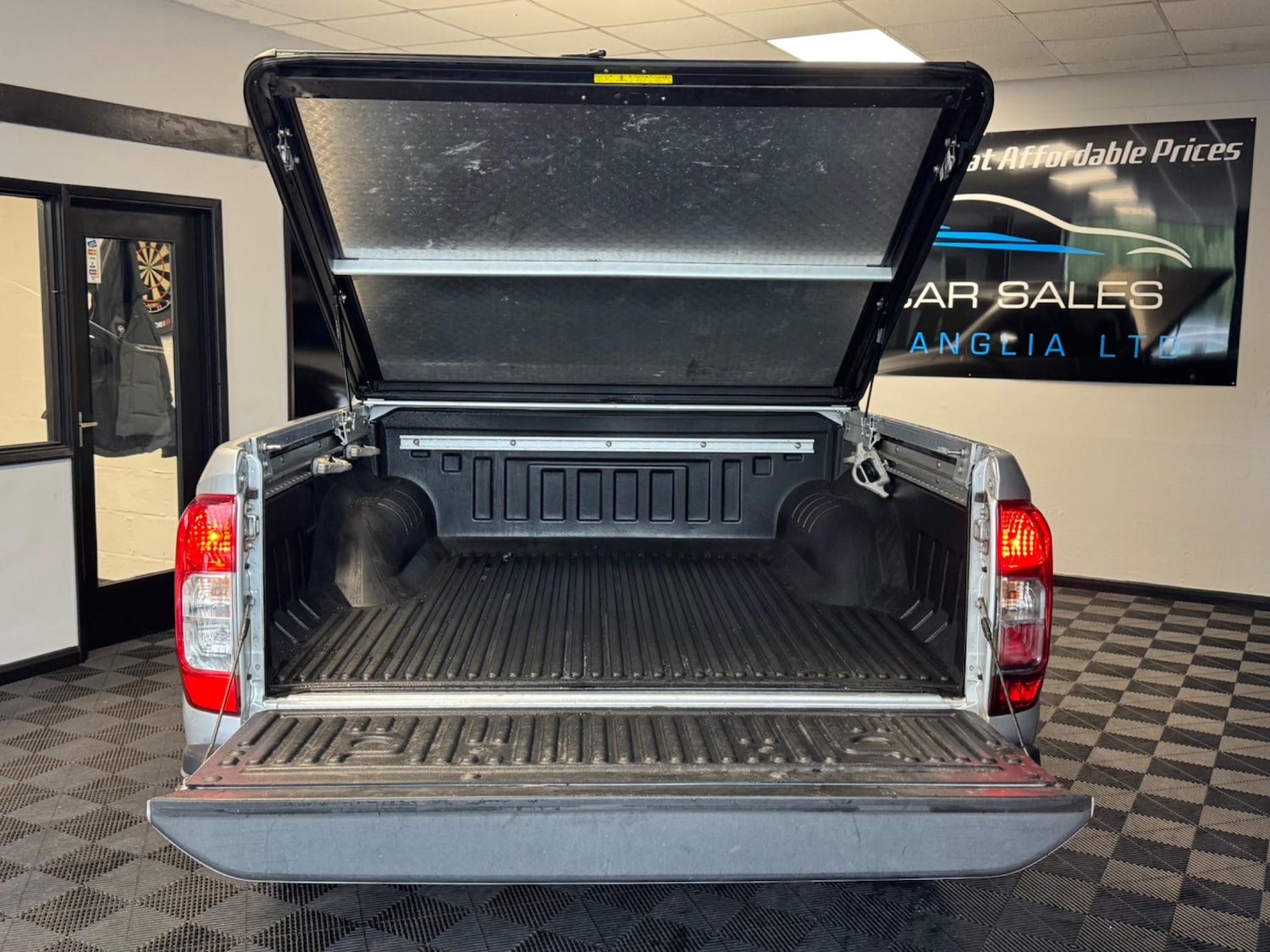 Used Nissan Navara 2018 for sale - 76988018: Photo 13