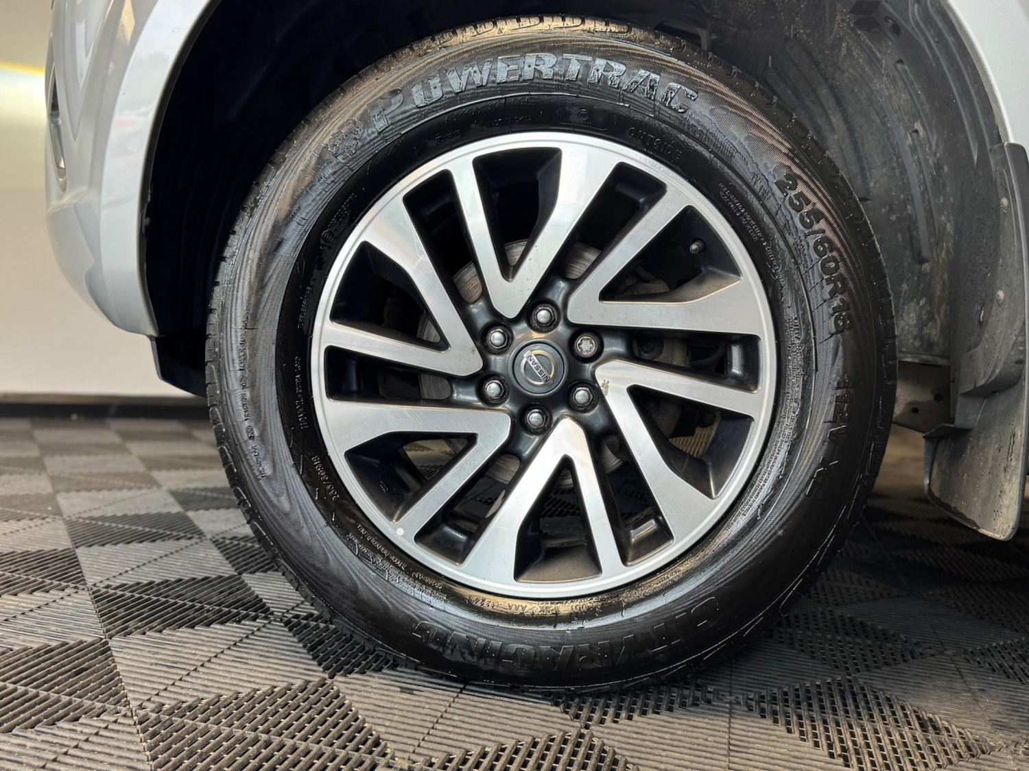 Used Nissan Navara 2018 for sale - 76988018: Photo 15