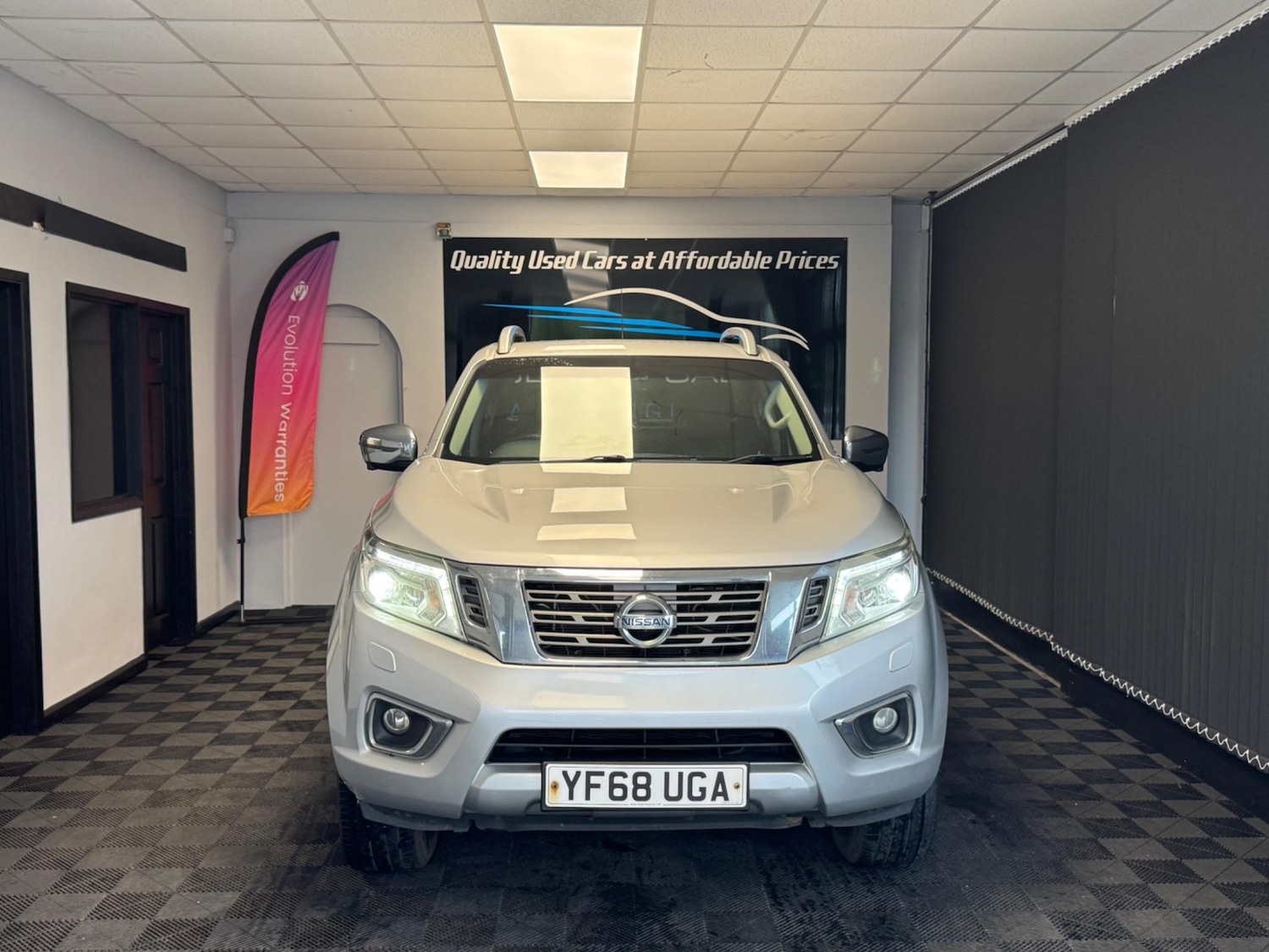 Used Nissan Navara 2018 for sale - 76988018: Photo 2