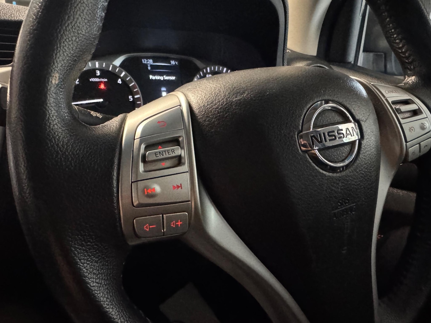 Used Nissan Navara 2018 for sale - 76988018: Photo 35