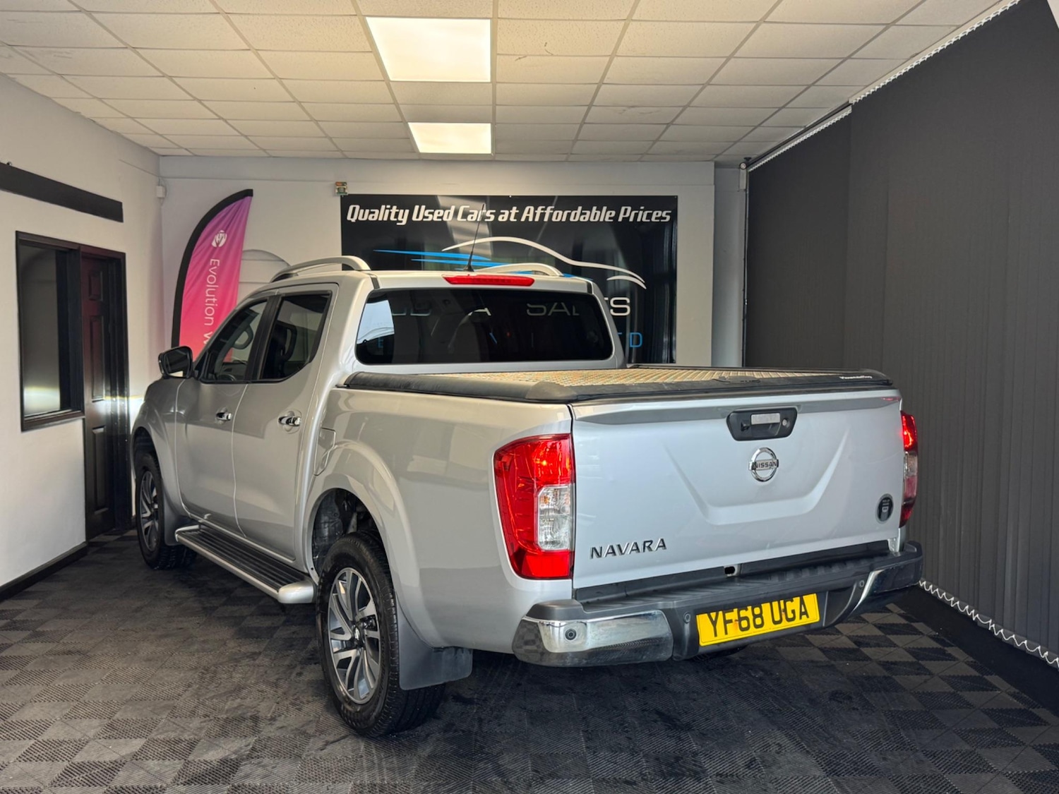 Used Nissan Navara 2018 for sale - 76988018: Photo 8
