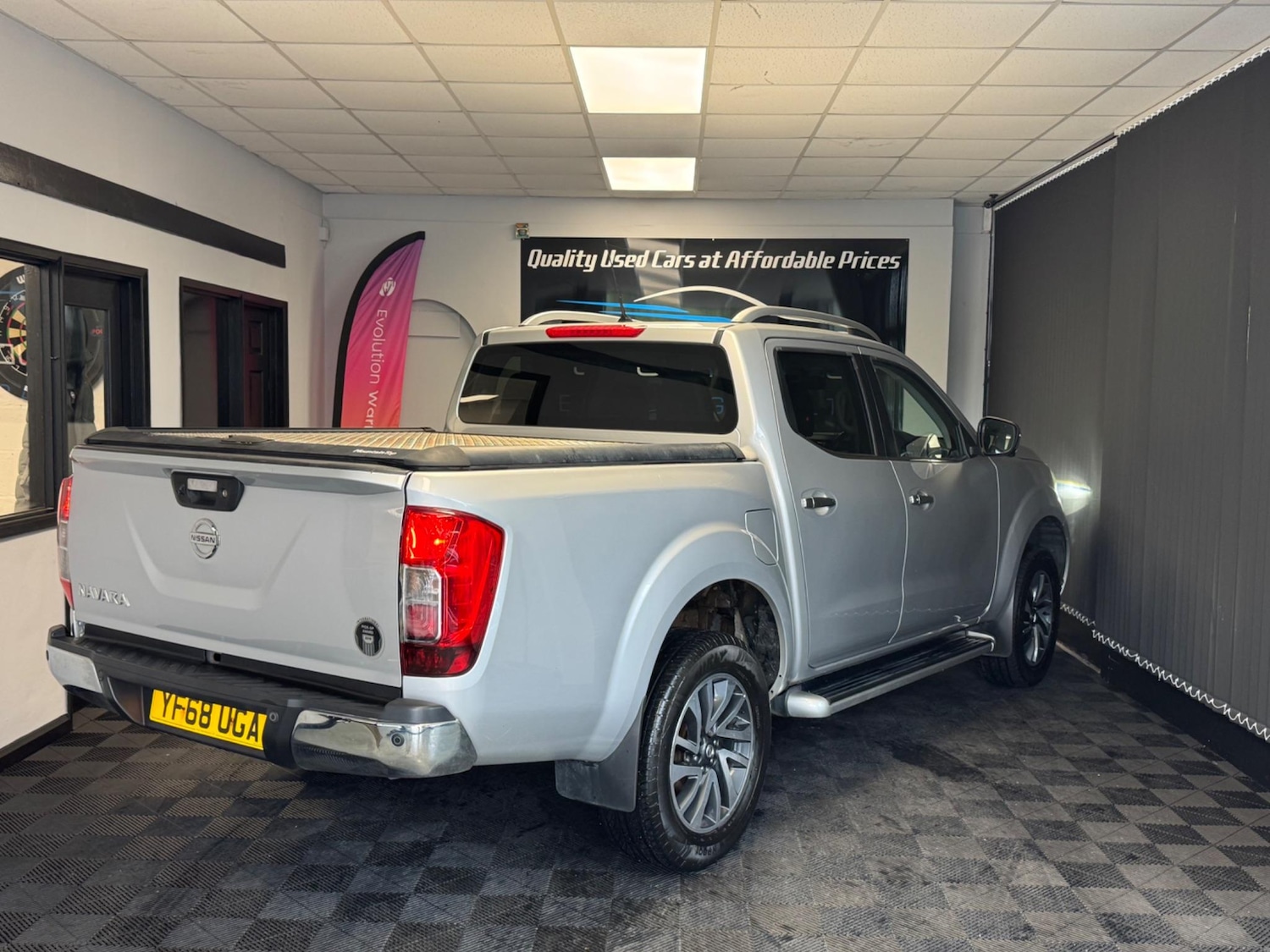 Used Nissan Navara 2018 for sale - 76988018: Photo 9