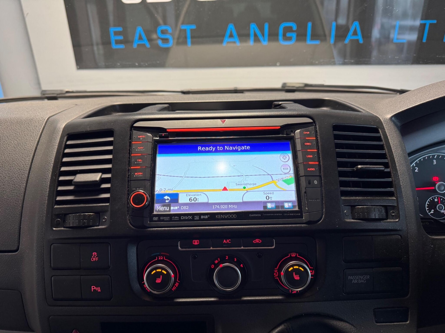 Used Volkswagen Transporter 2014 for sale - 77411736: Photo 40