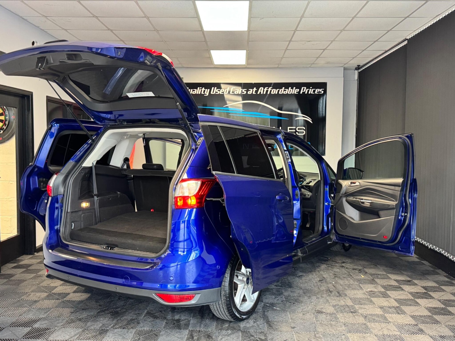 Used Ford Grand C-Max 2017 for sale - 76337712: Photo 15