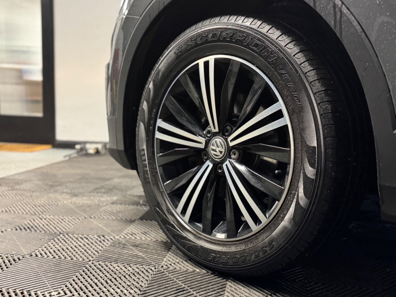 Used Volkswagen Tiguan 2017 for sale - 77624897: Photo 16