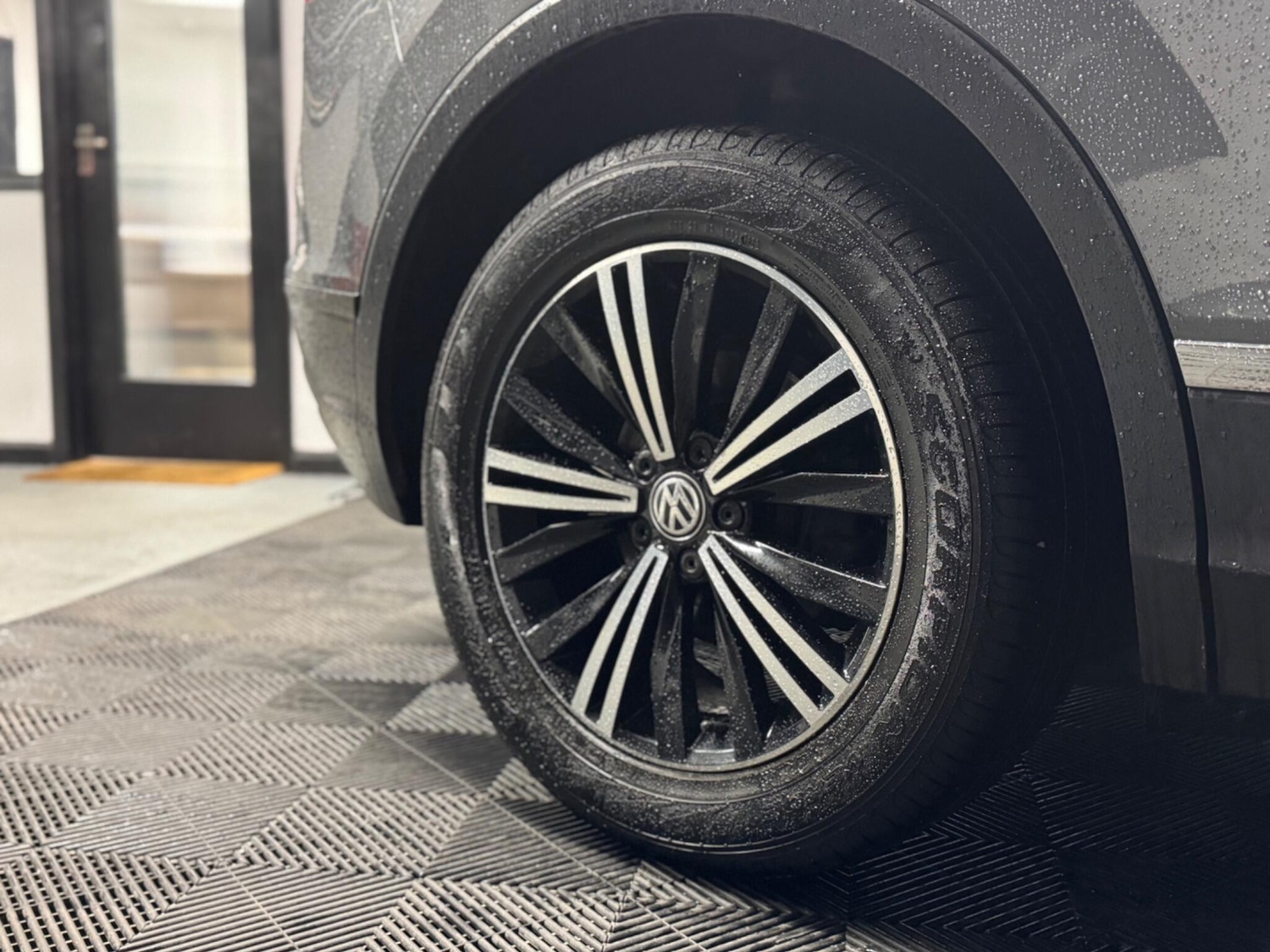 Used Volkswagen Tiguan 2017 for sale - 77624897: Photo 17