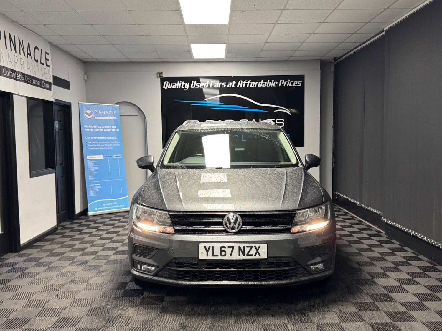 Used Volkswagen Tiguan 2017 for sale - 77624897: Photo 2