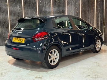 Used Peugeot 208 2017 for sale - 79532516: Photo