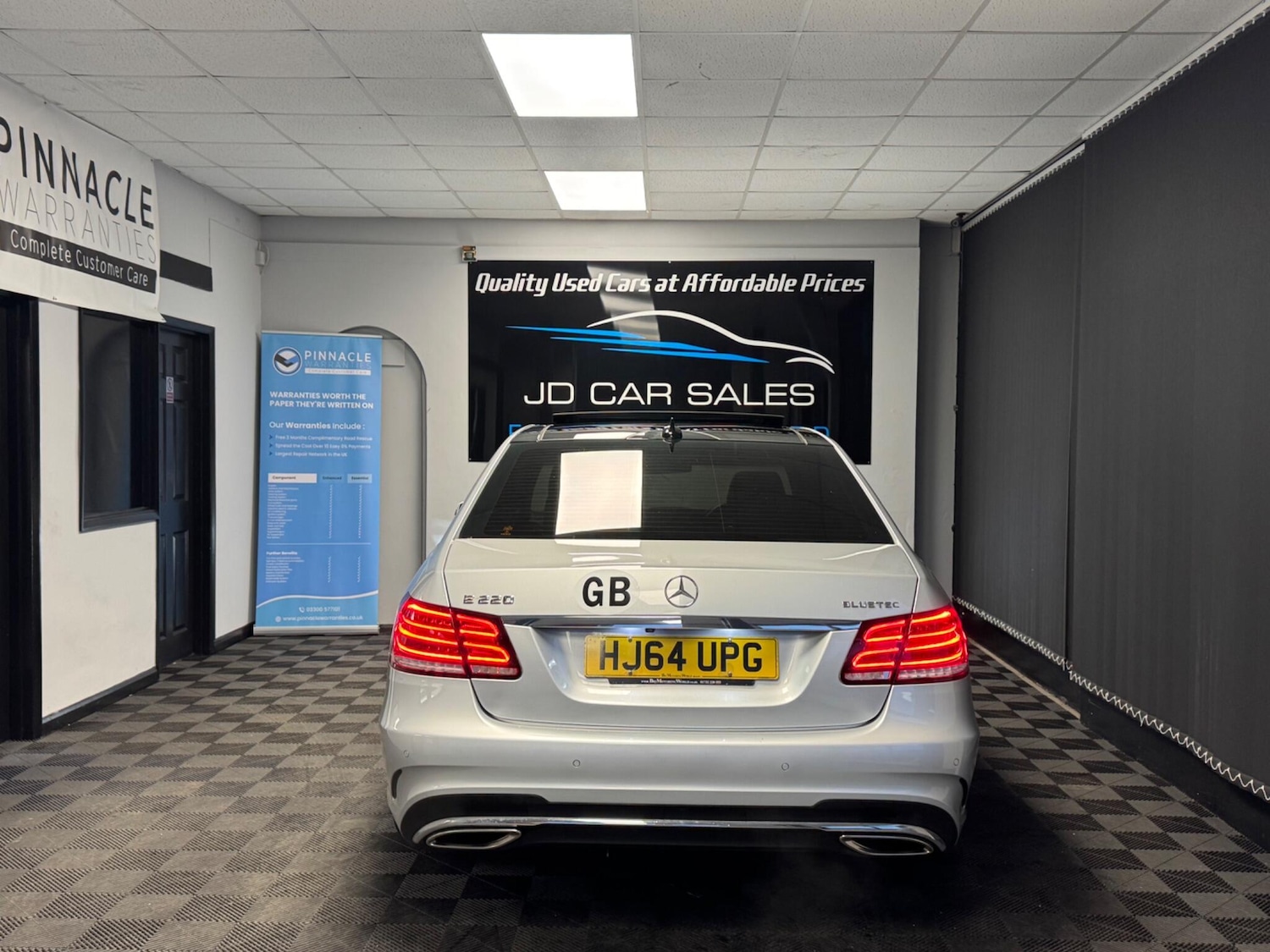 Used Mercedes-Benz E Class 2014 for sale - 77060386: Photo 15