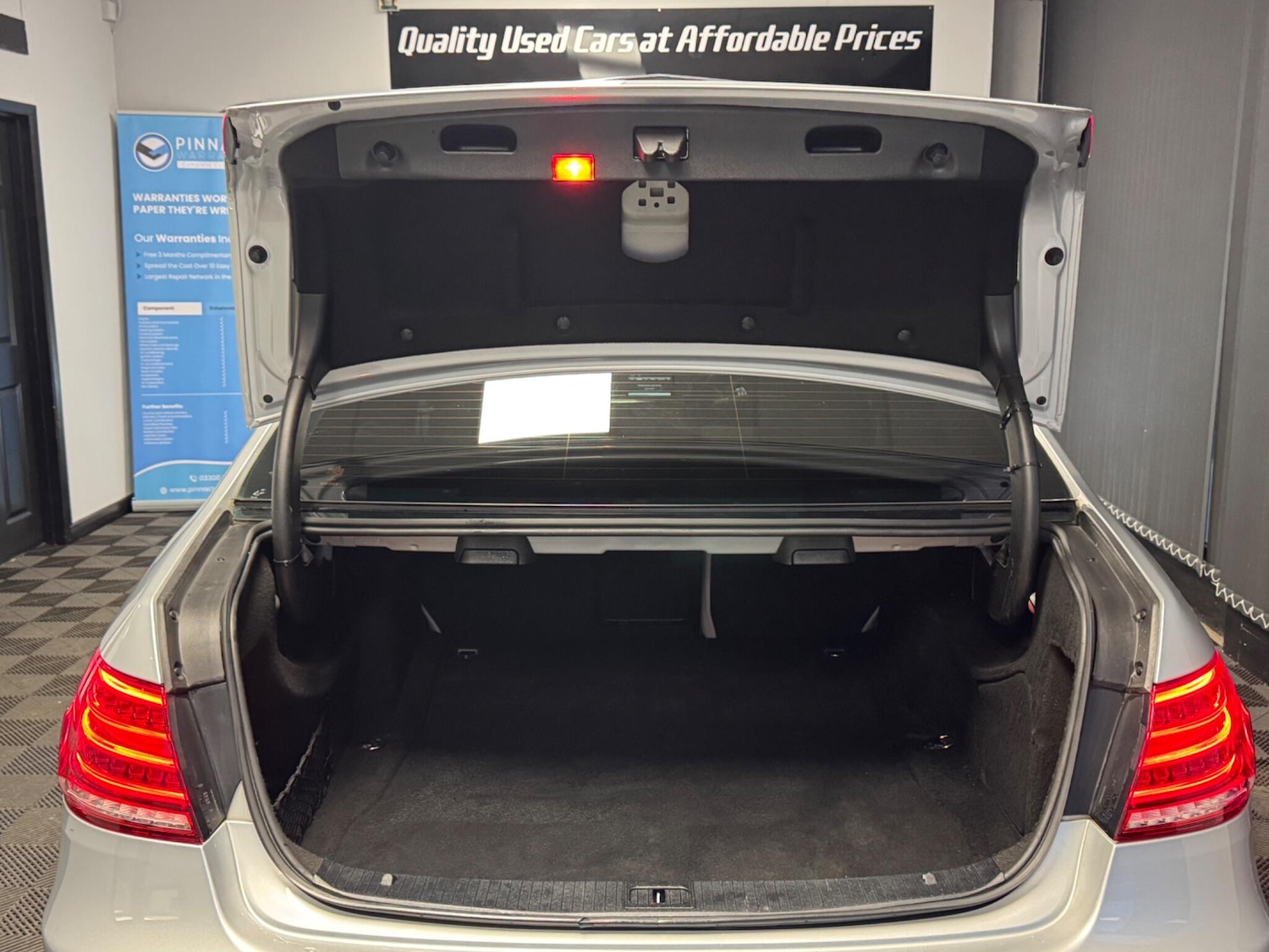 Used Mercedes-Benz E Class 2014 for sale - 77060386: Photo 17