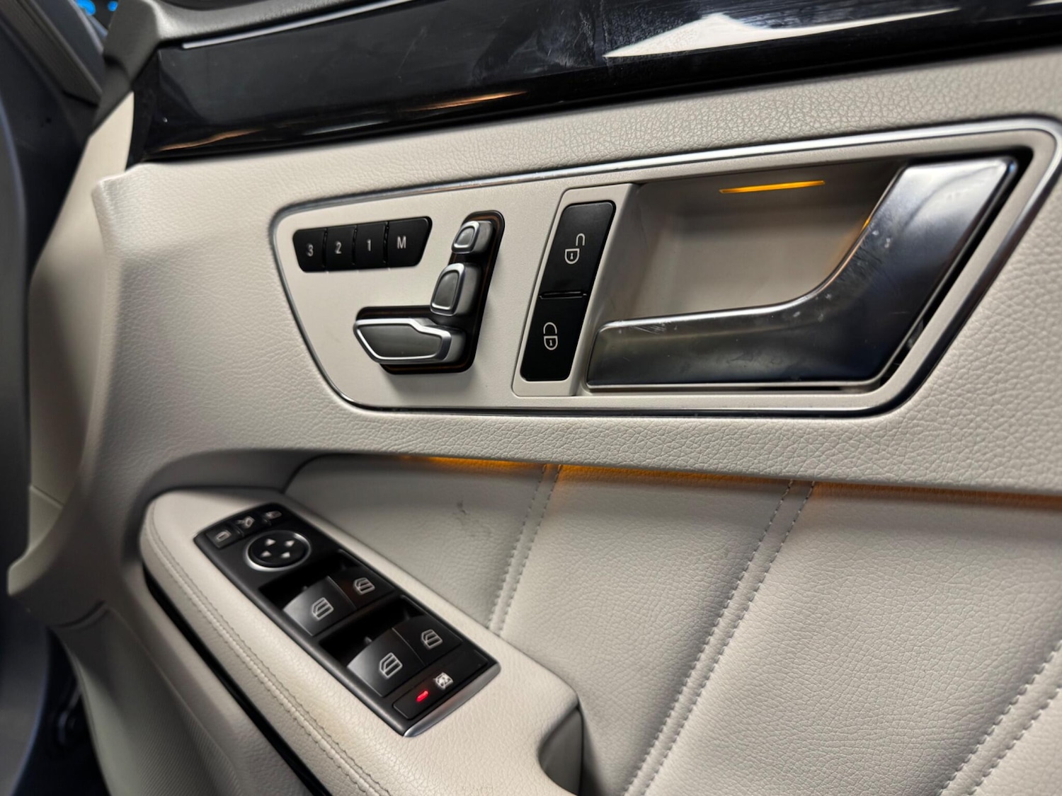 Used Mercedes-Benz E Class 2014 for sale - 77060386: Photo 20