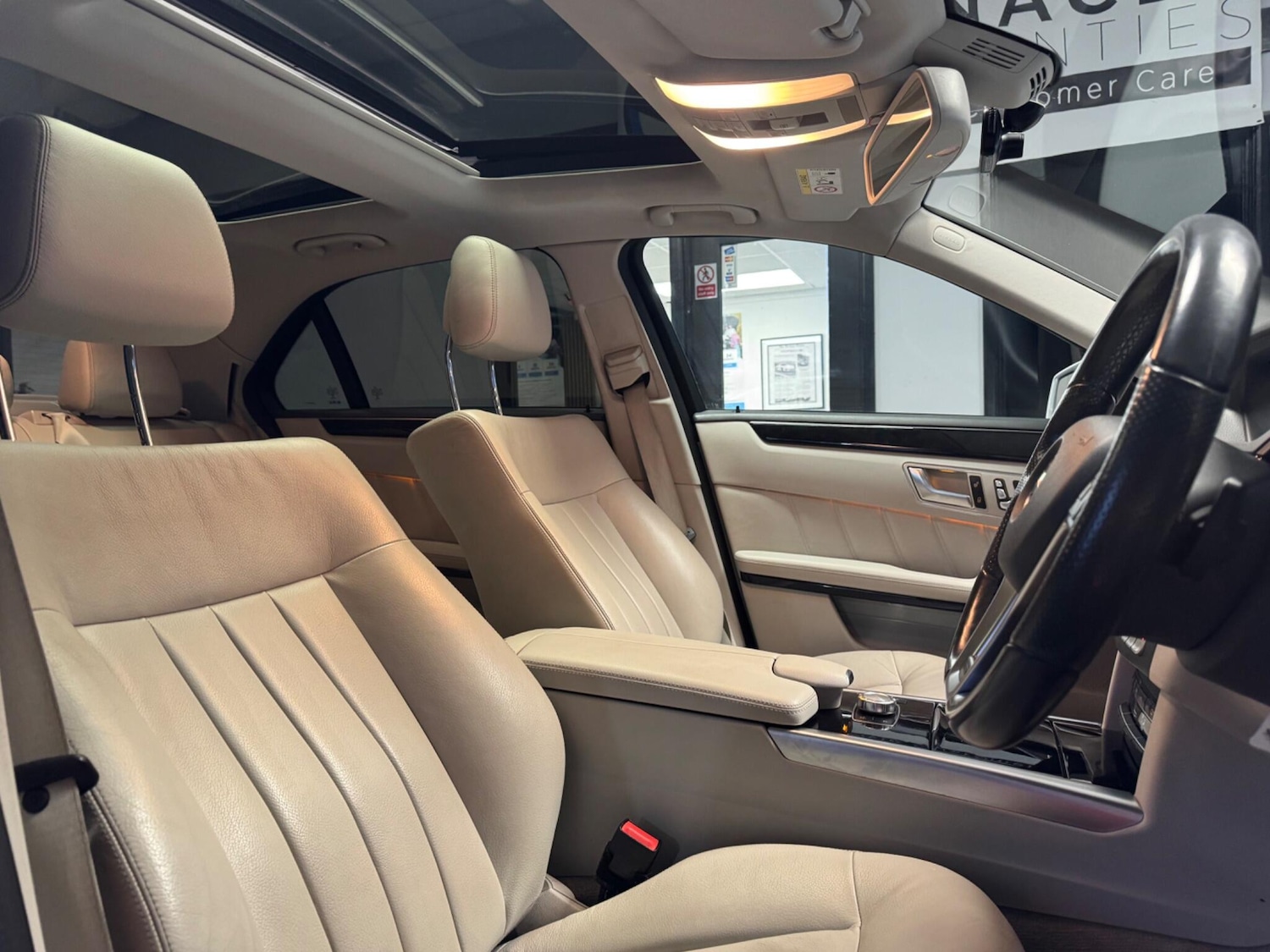 Used Mercedes-Benz E Class 2014 for sale - 77060386: Photo 21