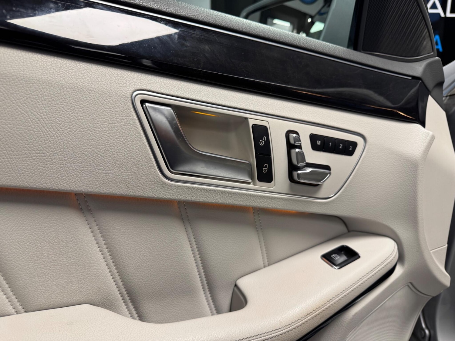 Used Mercedes-Benz E Class 2014 for sale - 77060386: Photo 29