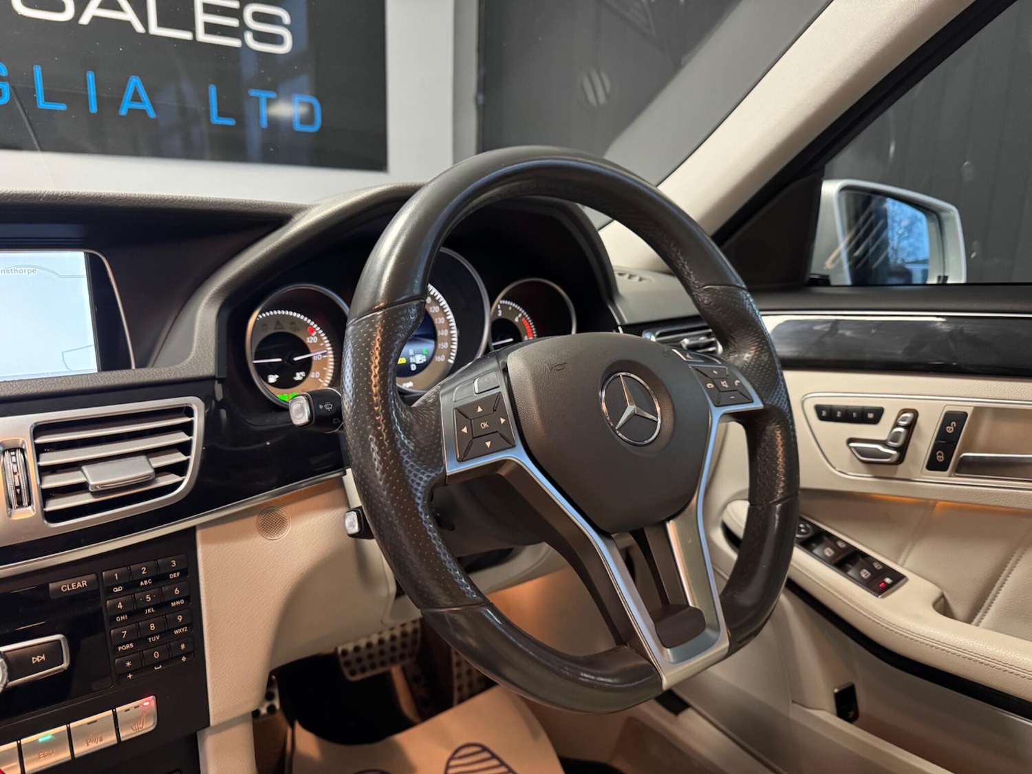 Used Mercedes-Benz E Class 2014 for sale - 77060386: Photo 31