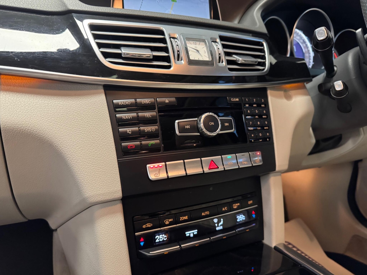 Used Mercedes-Benz E Class 2014 for sale - 77060386: Photo 33