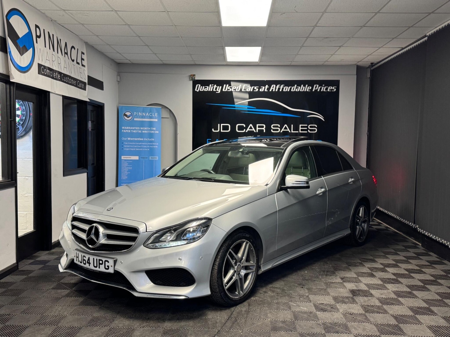 Used Mercedes-Benz E Class 2014 for sale - 77060386: Photo 6