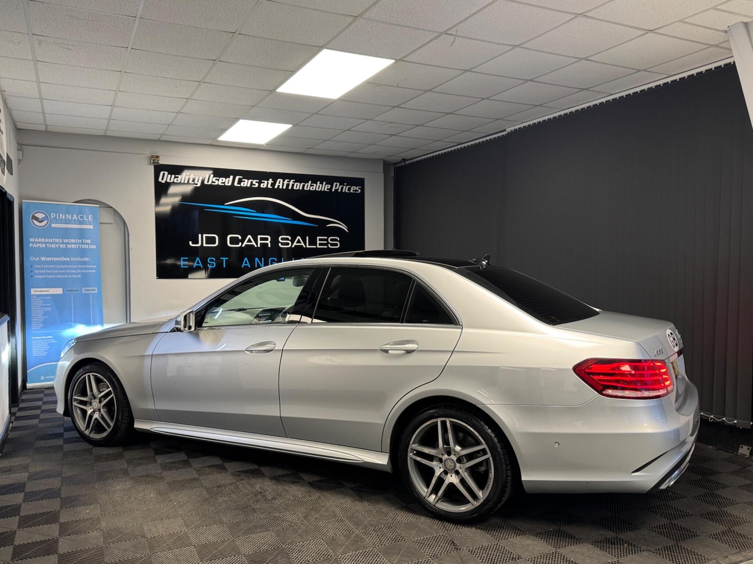 Used Mercedes-Benz E Class 2014 for sale - 77060386: Photo 8