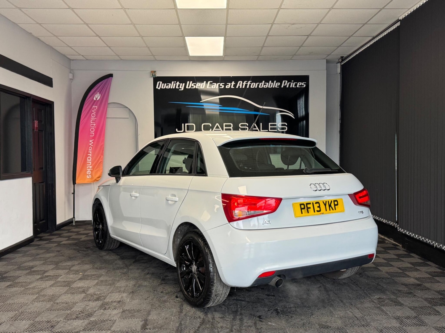Used Audi A1 2013 for sale - 76317748: Photo 3