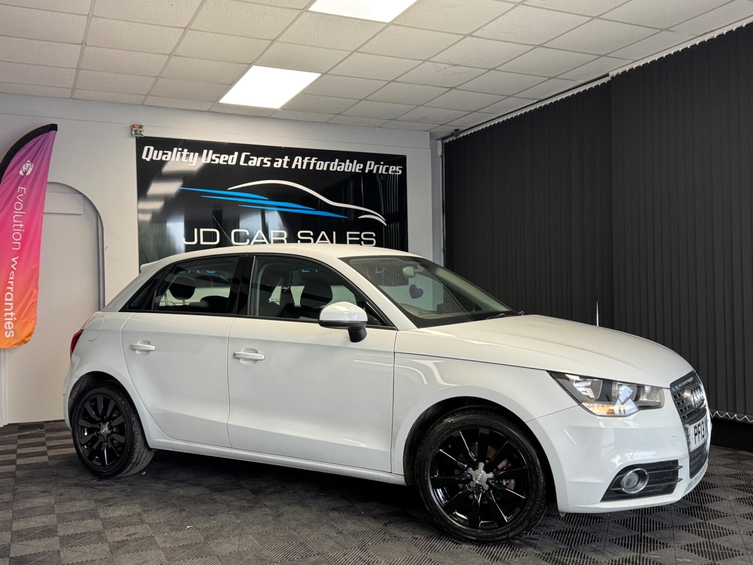 Used Audi A1 2013 for sale - 76317748: Photo 4
