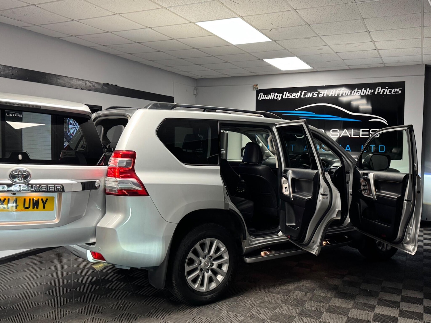 Used Toyota Land Cruiser 2014 for sale - 76728395: Photo 15