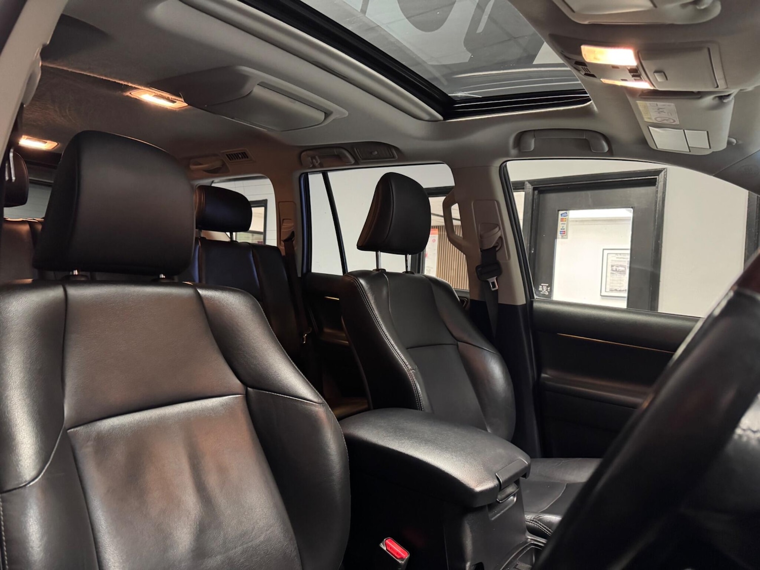 Used Toyota Land Cruiser 2014 for sale - 76728395: Photo 27