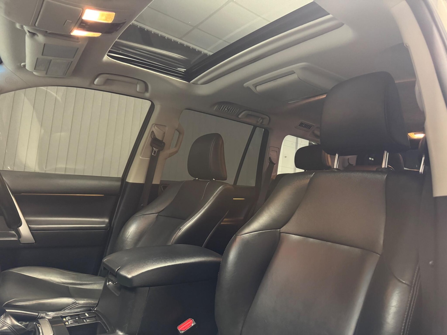 Used Toyota Land Cruiser 2014 for sale - 76728395: Photo 38